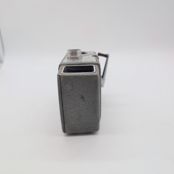 Bell & Howell Two Twenty Vintage 1950s Movie Camera Wind Up Runs - Picture 7 of 8